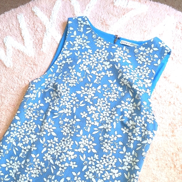 Alice & Olivia 8 - Picture 2 of 8